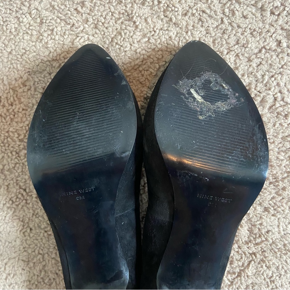 Nine West Black Suede Pumps Heels Size 9 - Picture 5 of 7